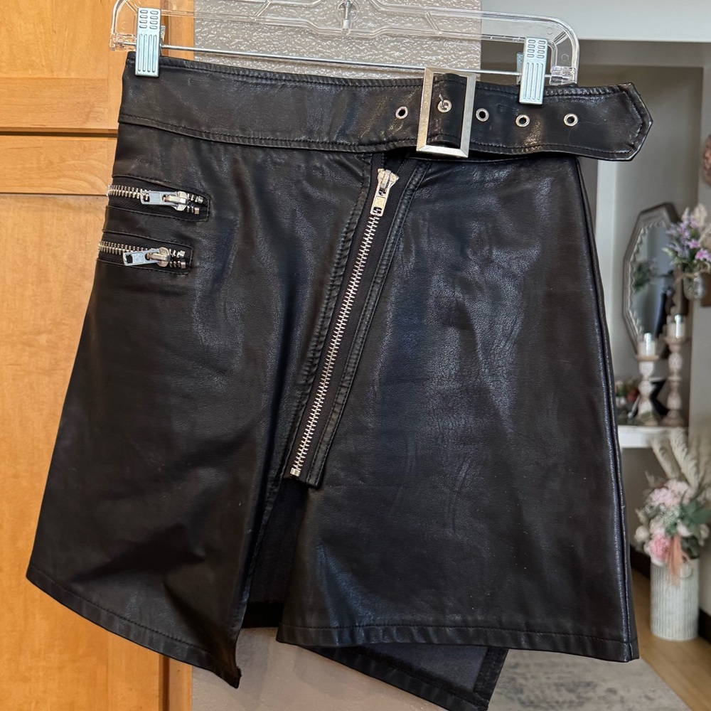 Black Faux Leather Mini Skirt – Size Small Zip Front Moto Style